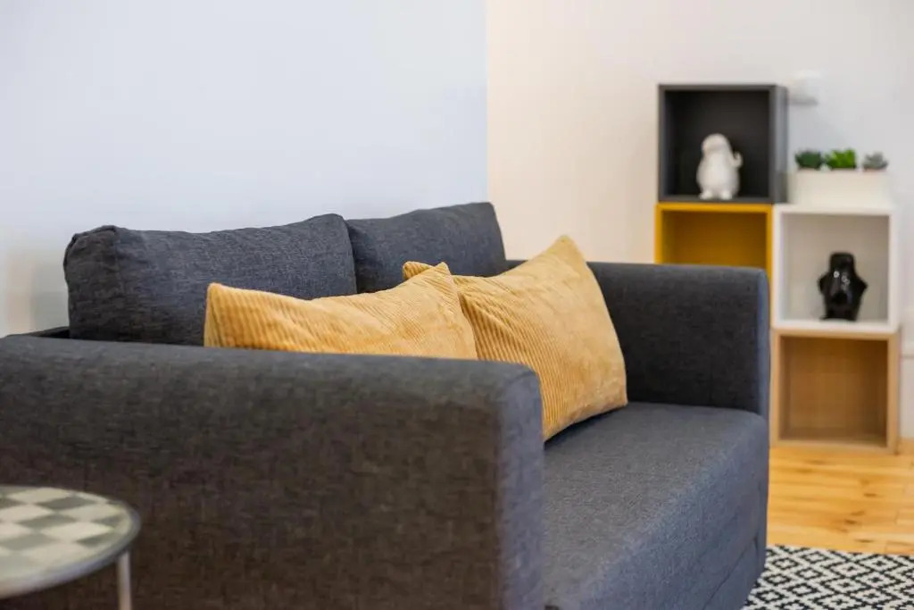 Low Cost Parking - Private Garden - Almada 392