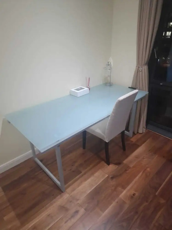 Ravishing Riverside 2-bed Rental in Canary Wharf