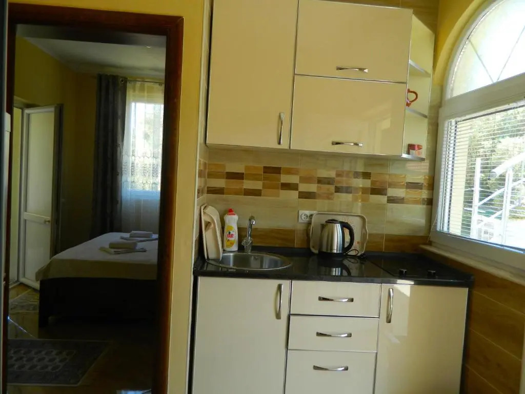 President Bungalows and Apartments