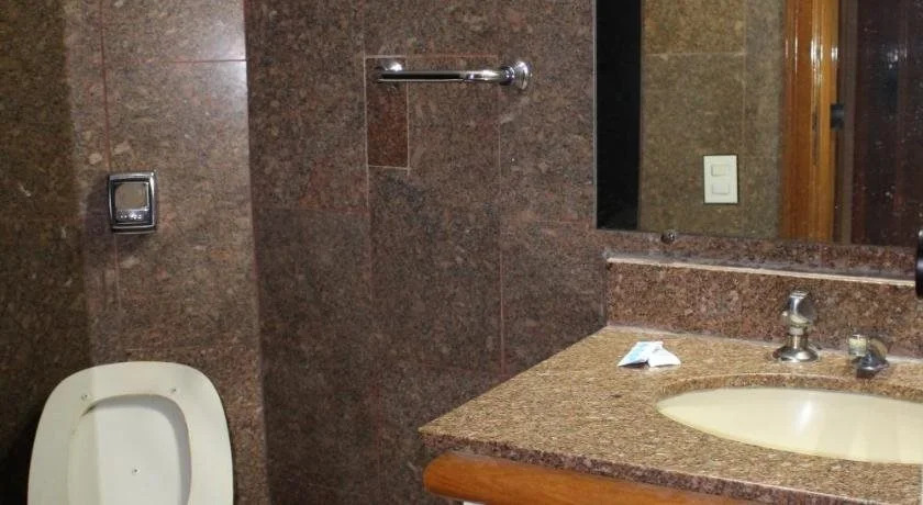 La Guardia Hotel