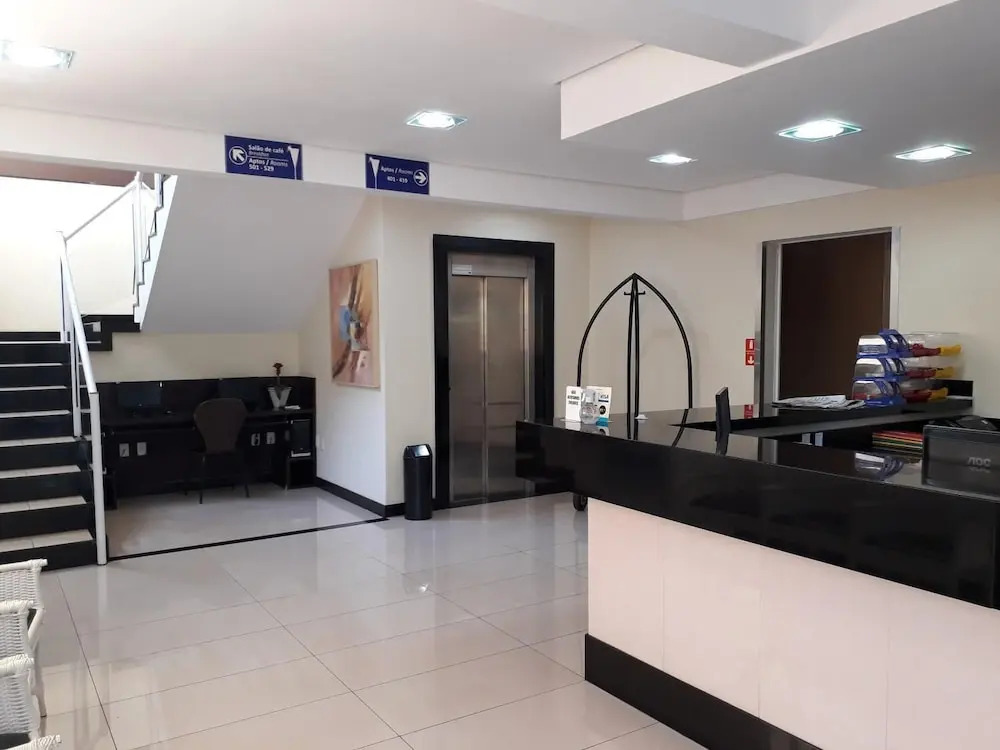 Cristal Palace Inn