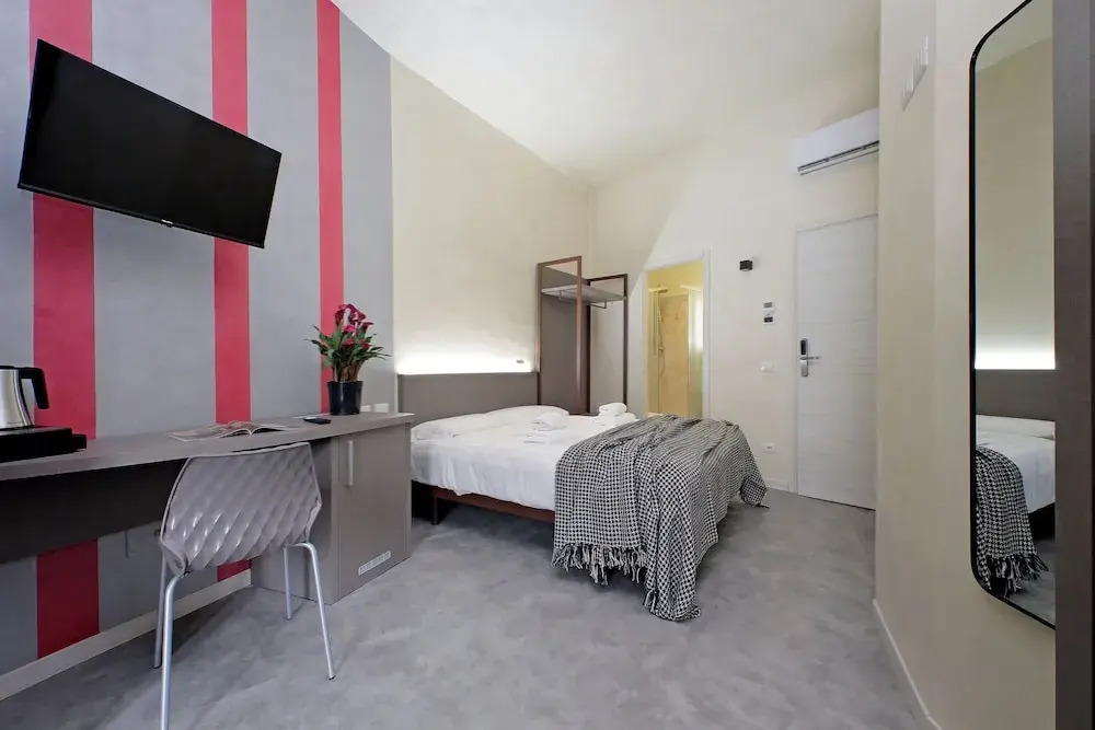 Termini Comfort Rooms by Flatinrome