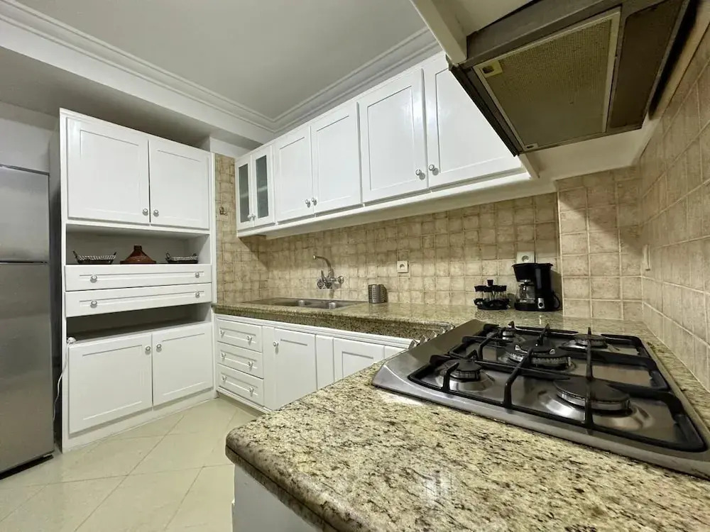 SHRTSTAYS Guesthouse