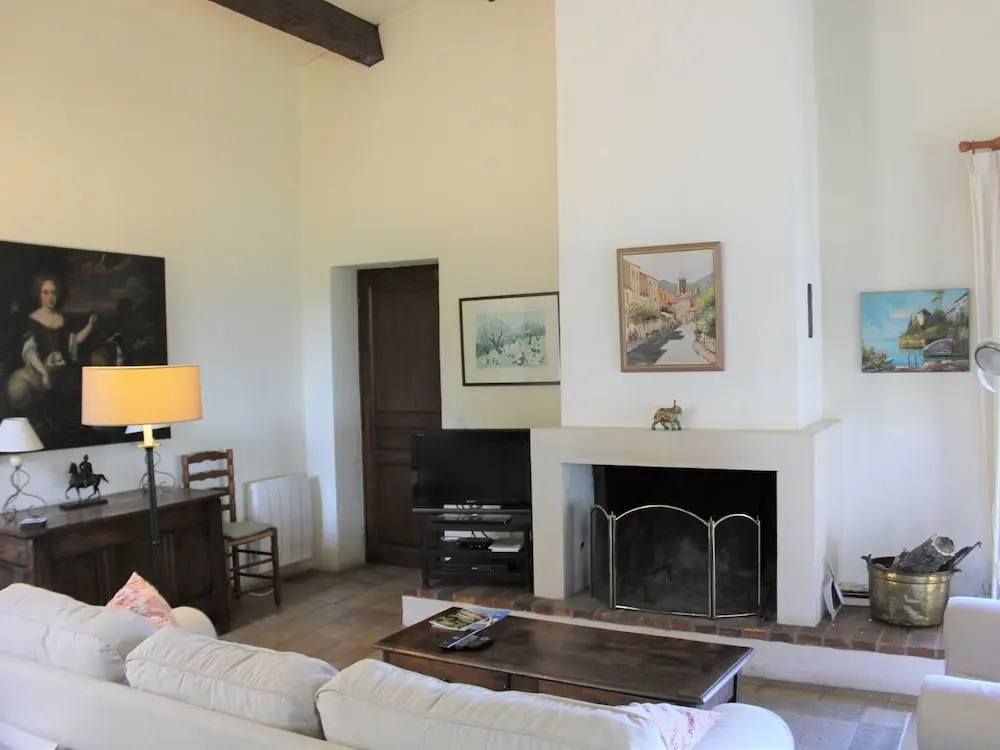 Lavish Holiday Home in Le Plan-de-la-tour With Swimming Pool
