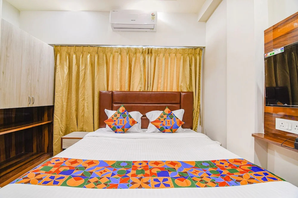 Fabhotel The Luxurie International