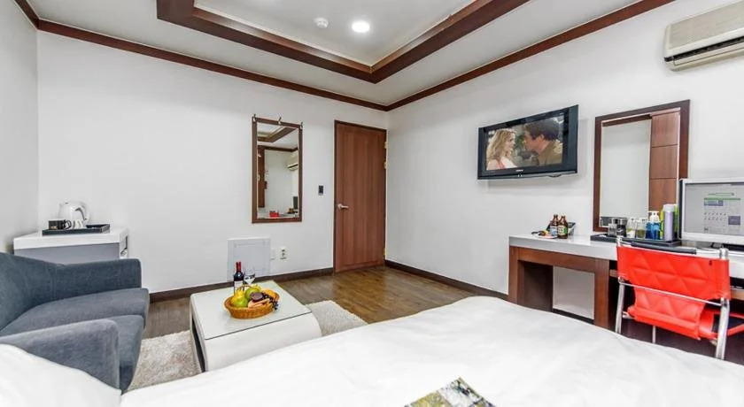 MK Hotel