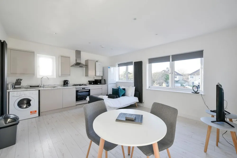 Bohr Lodge 1&2-bedroom flats