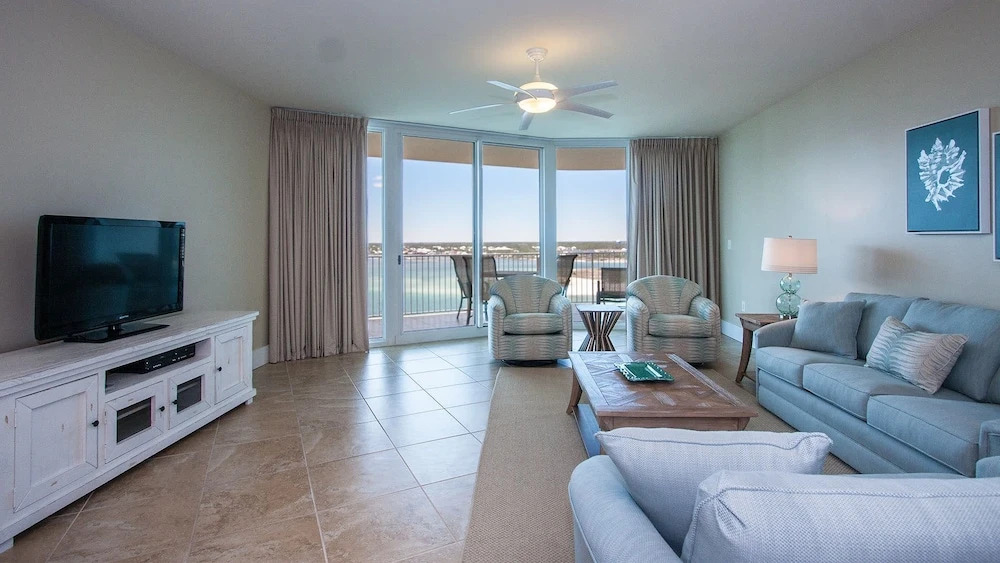 Two Bedroom With Majestic Bay Views - Unit Crc1201