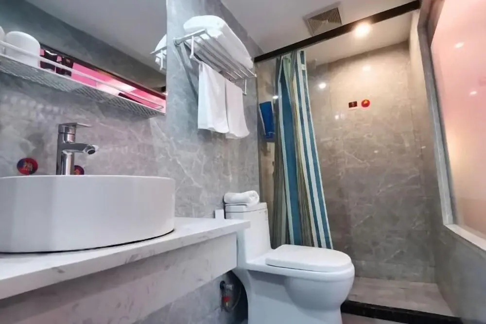 Junyi Hotel (Shaoxing Shangyu Pedestrian Street)