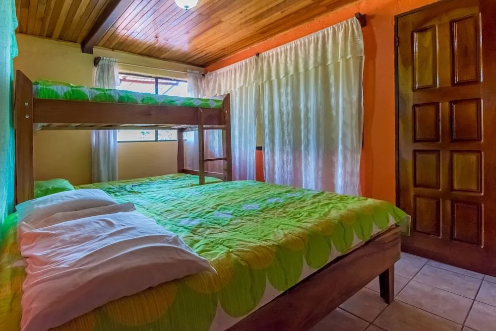 Que Tuanis Hostel Monteverde