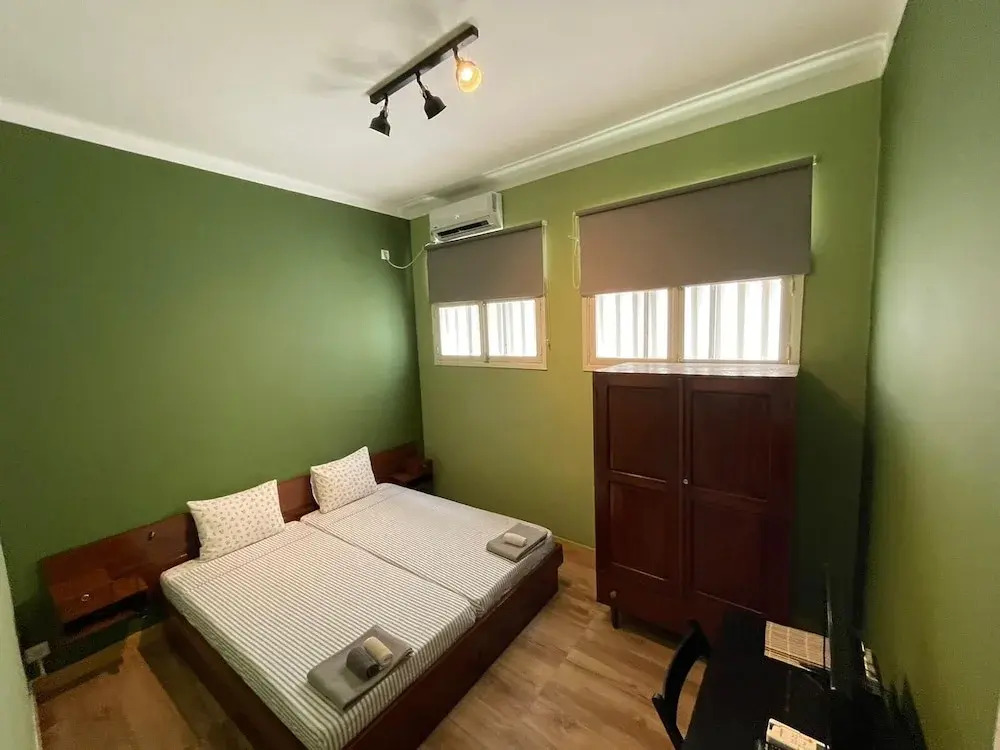 Residencial Avenida Geovanni - Central Sao Tome - Private Bathroom & Solar Backup