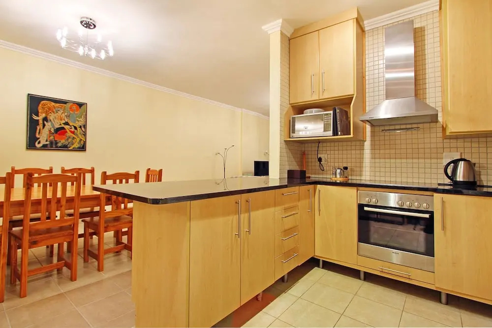 Knightsbridge 407 by Host Agents
