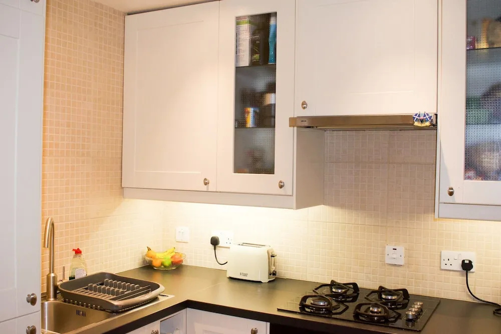 Traditional 1 Bedroom Colony Flat in Edinburgh