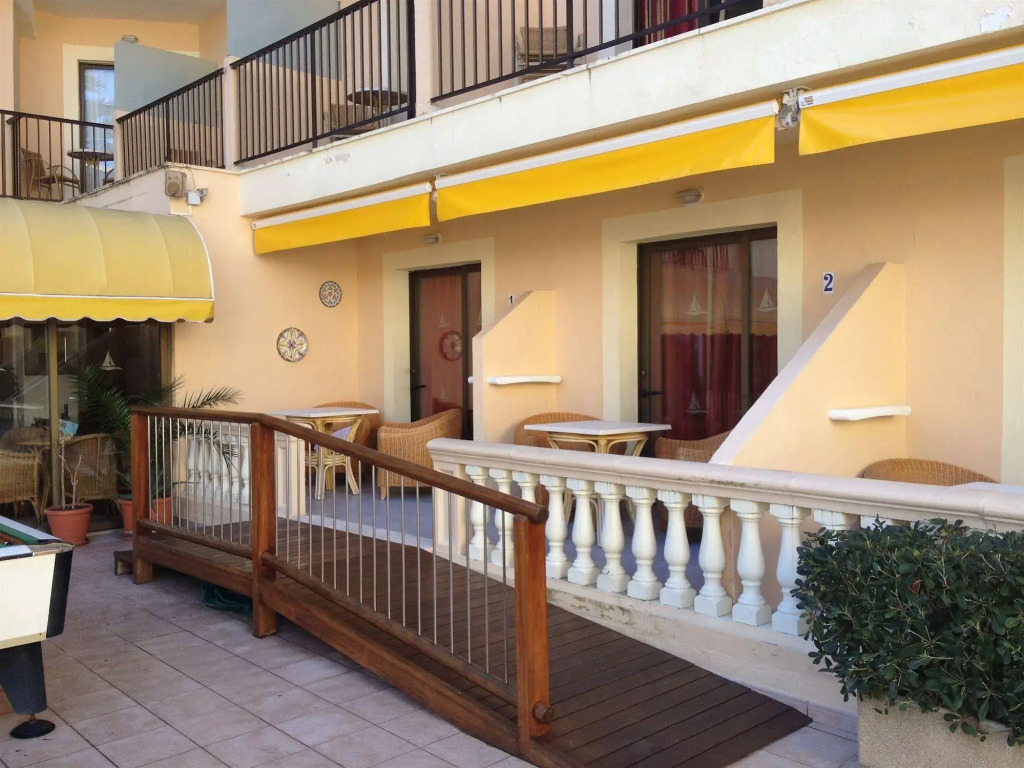 Hotel Amoros