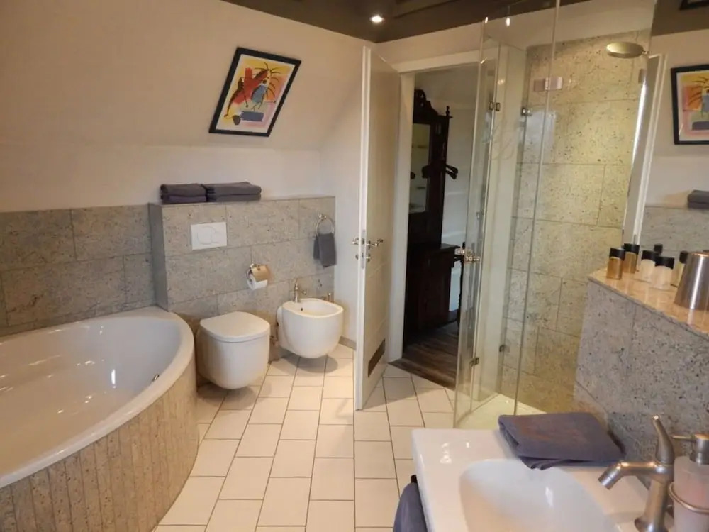 16 Bohler Brise Modern Retreat
