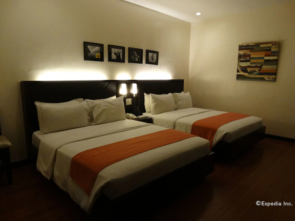 RedDoorz Plus at Hotel Esse