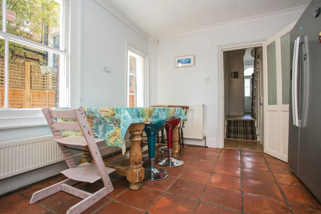 Spacious 3 Bedroom House In Dulwich