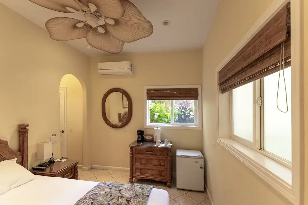 Maui Beach House B & B
