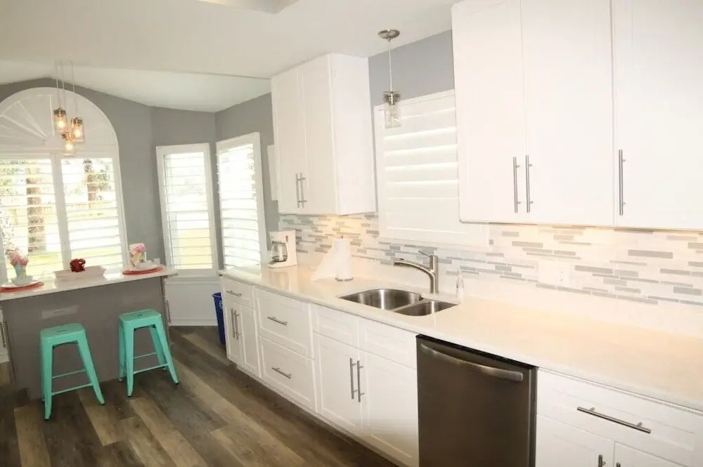 Sunset Harbor 3 Bedroom Home by Redawning