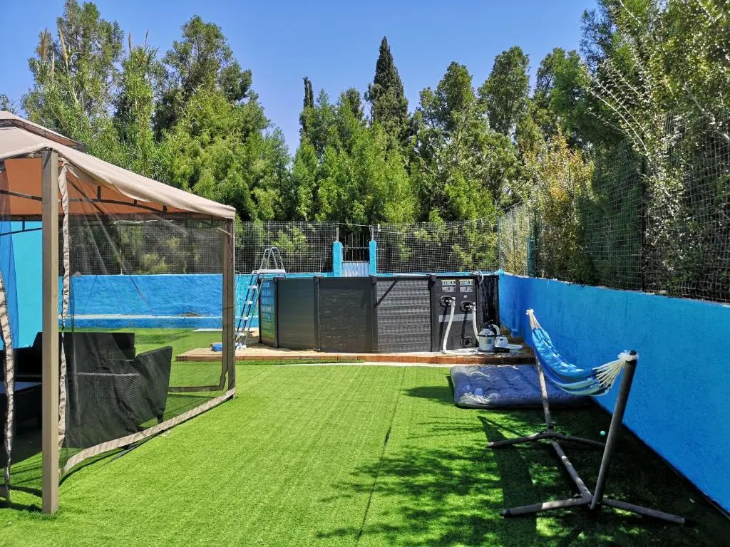 Coral Bay Villa .5 bedrooms.1 minute walk to the beach