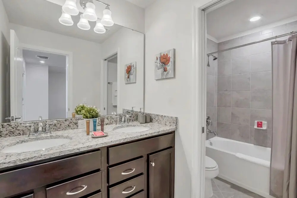 7439 Oakmoss Loop