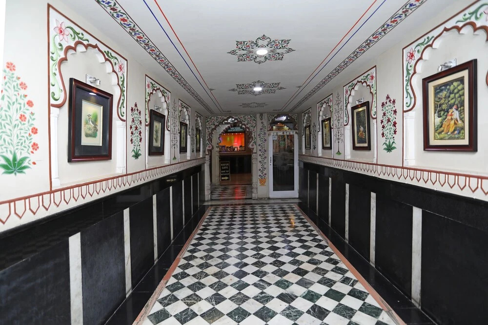 OYO 3942 Hotel Baba Palace
