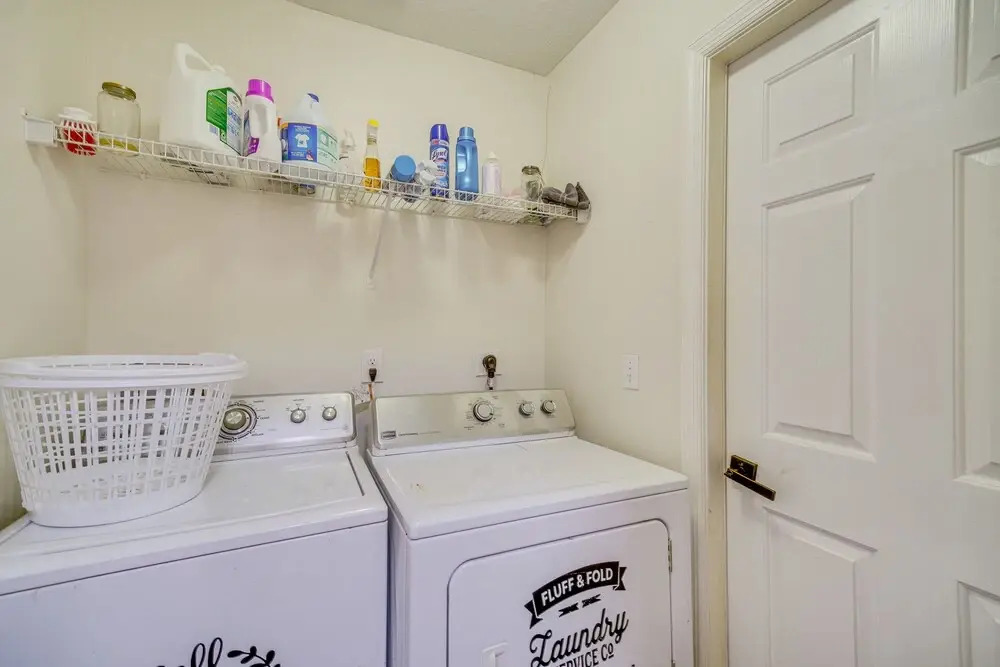 Sunny Palm Bay Home w/ Screened Porch Near Beaches