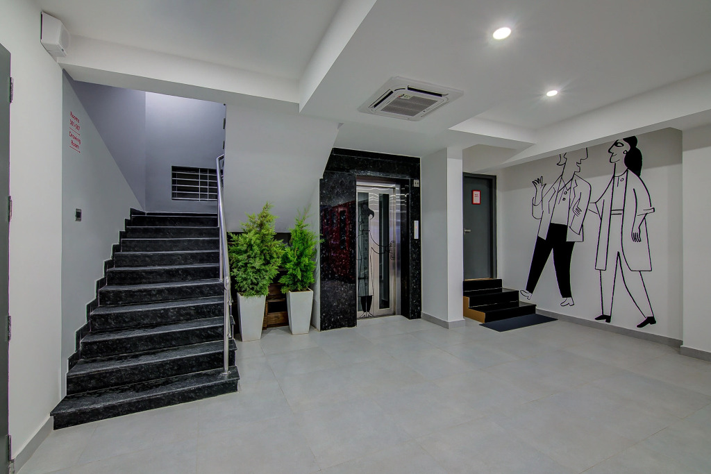 Super Townhouse Global Village Tech Park Near Kengeri Bus Terminal Metro Station