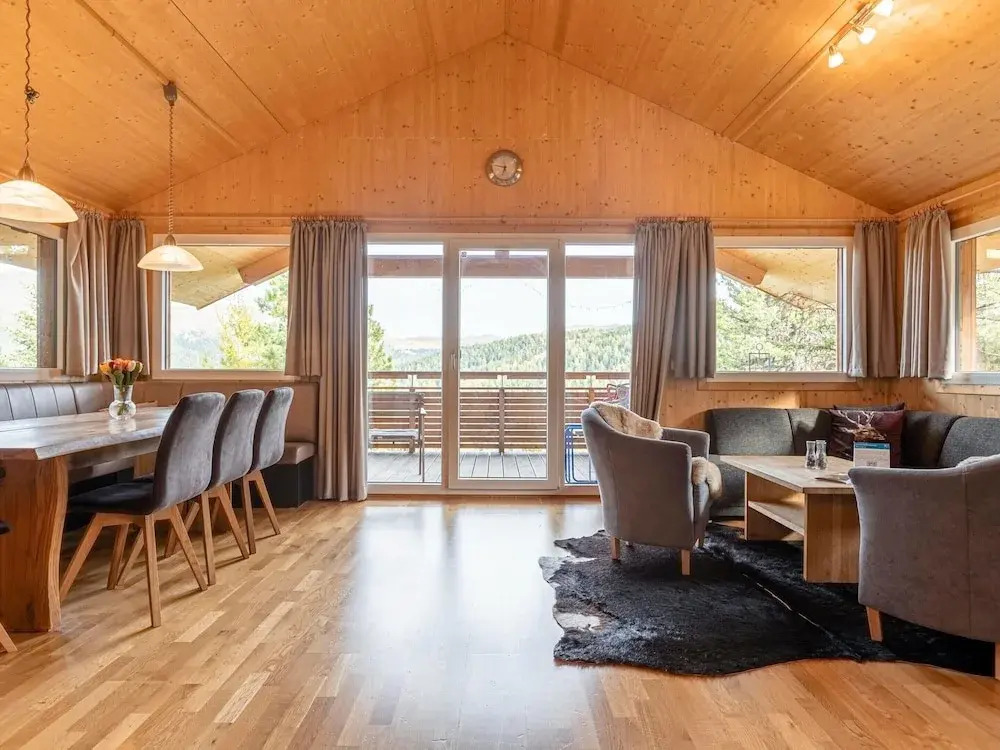 Amazing Chalet With Whirlpool