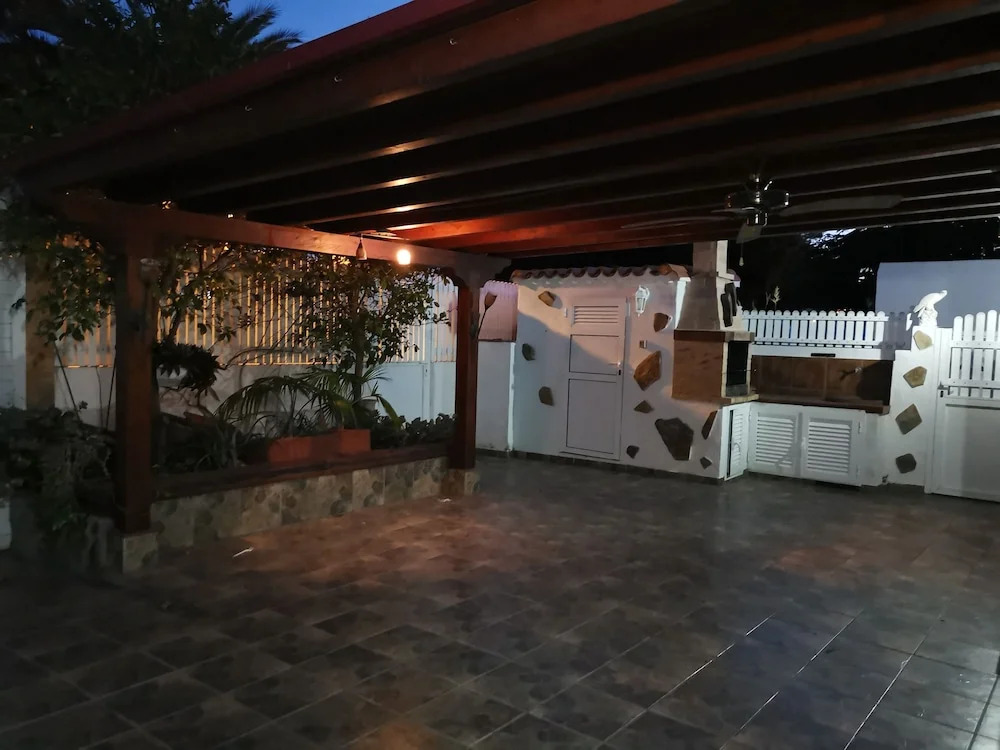 Susana's Bungalow Wifi Free and Pool