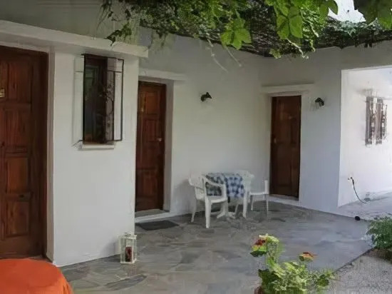 Ansi Studios & Apartments
