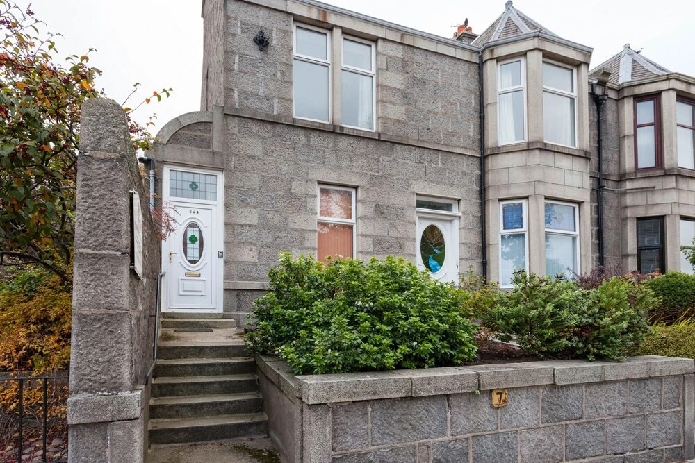 Cosy 5BD Double Upper Flat - Heart of Aberdeen