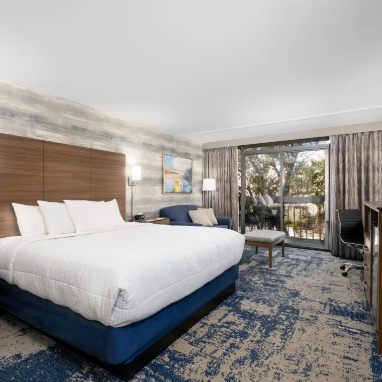 MCM Elegante Hotel