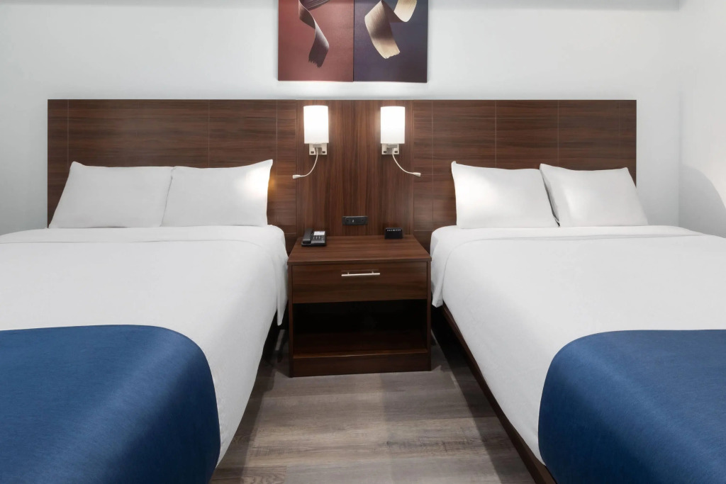 Travelodge by Wyndham Cochrane Ontario