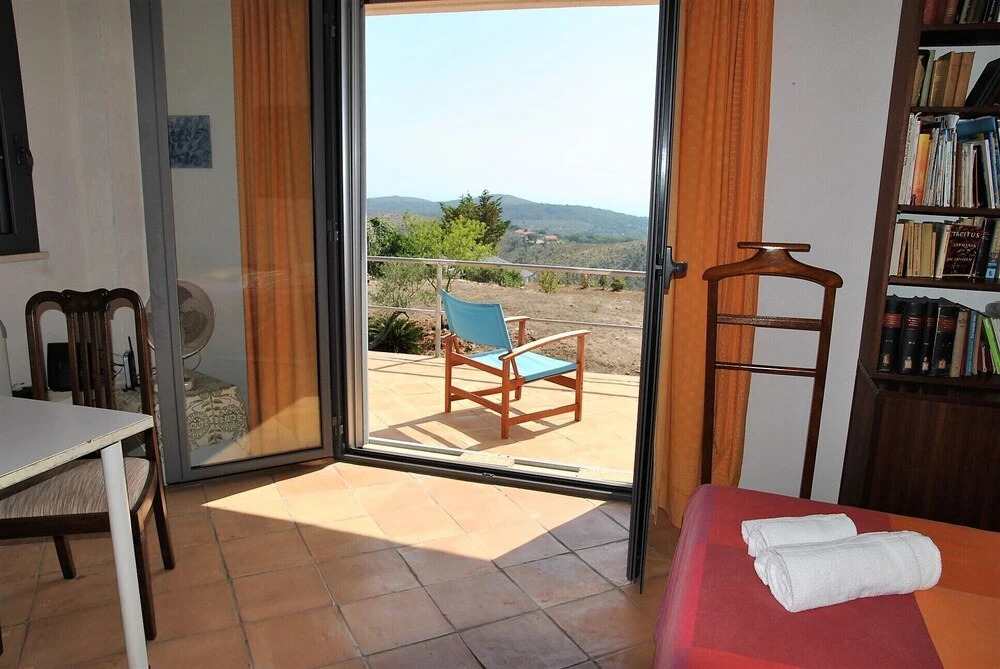 Villa in Sperlonga With Green External Space for 4 Persons