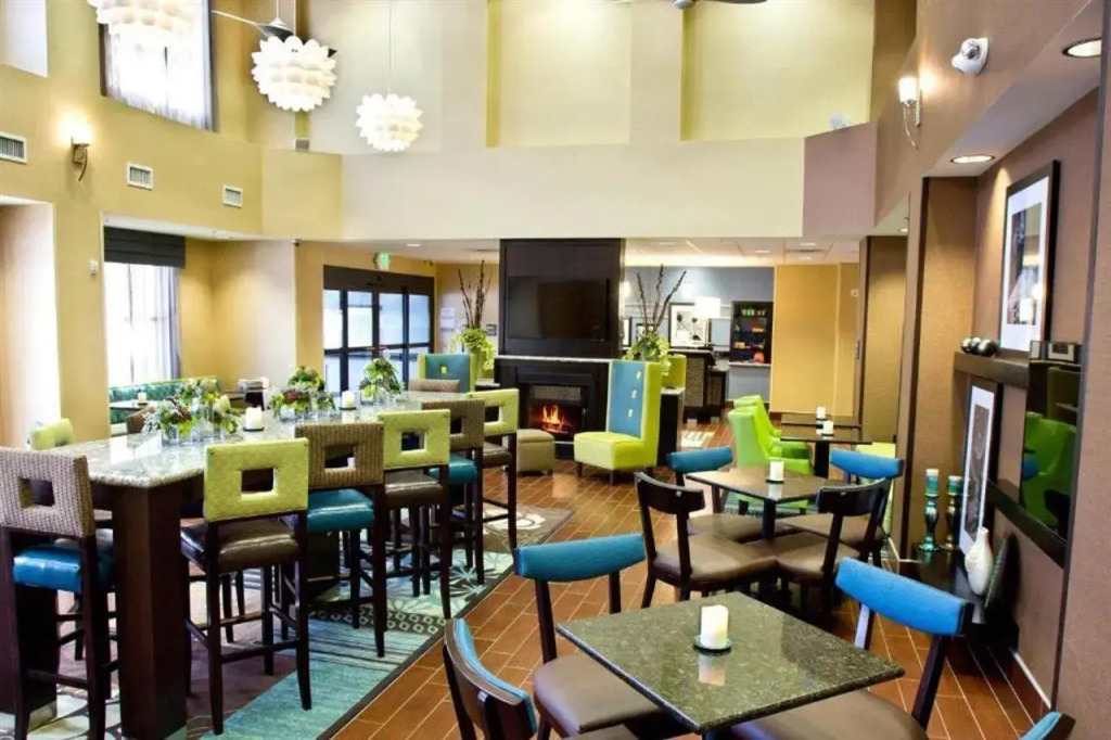 Hampton Inn & Suites Farmington