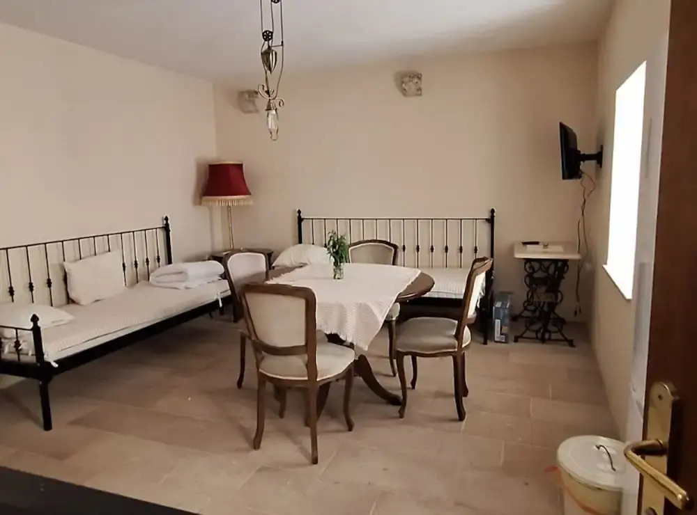 La Casa Nostra Apartments