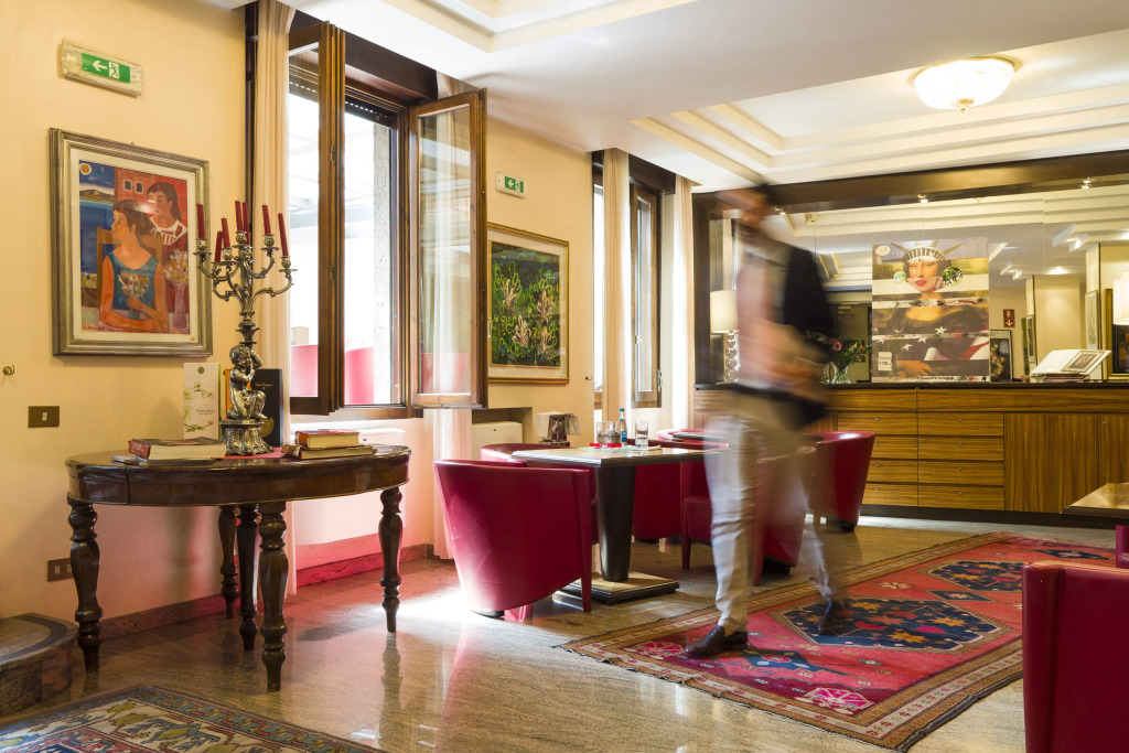 Hotel Carrobbio