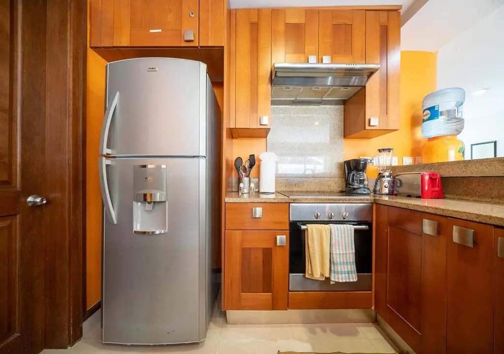 Quiet, Breezy Condo Near 5th Avenue And the Beach - Xaman 201