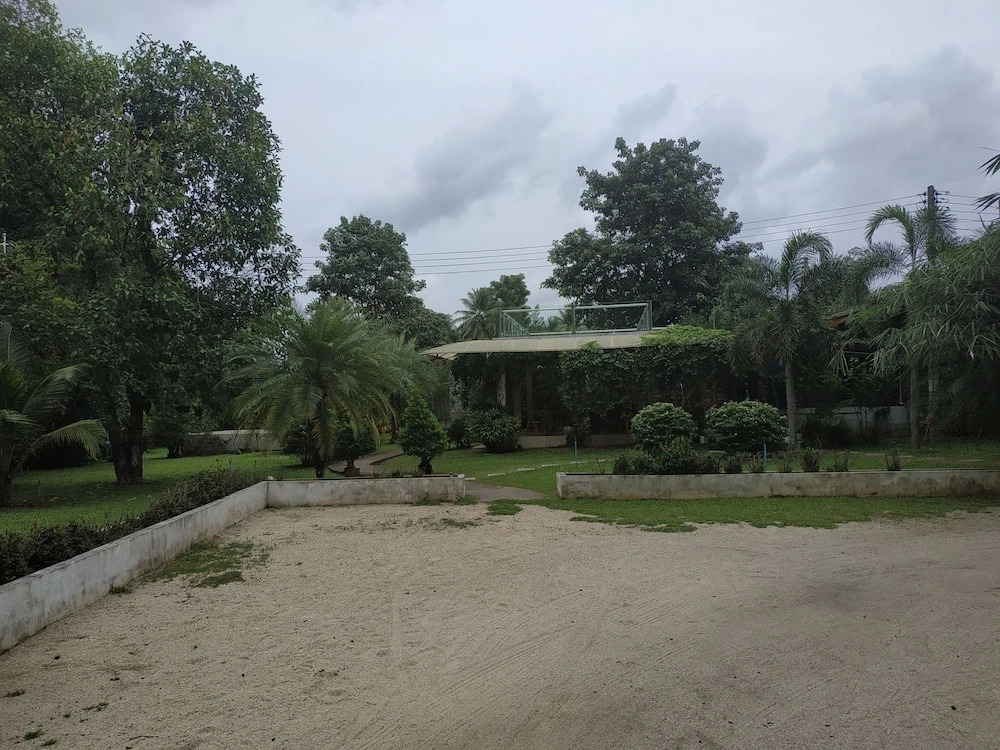 V Valley Resort