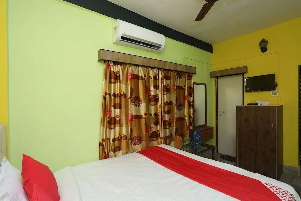OYO 22892 Hotel Divine
