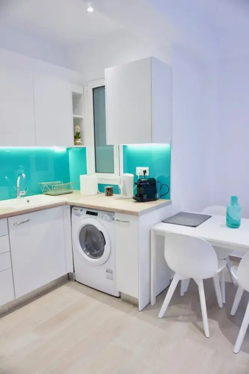 Calm and Serene Apt in Athens center