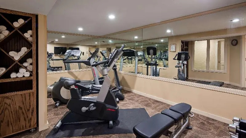 Best Western Plus Inn & Suites