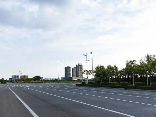 Vienna Hotel (Cangzhou·Huanghua People's Hospital New Campus Branch)