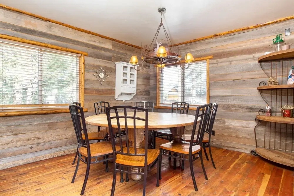 Moosehead by AvantStay Lakefront Cabin w Pool Table Bar and Lake Access