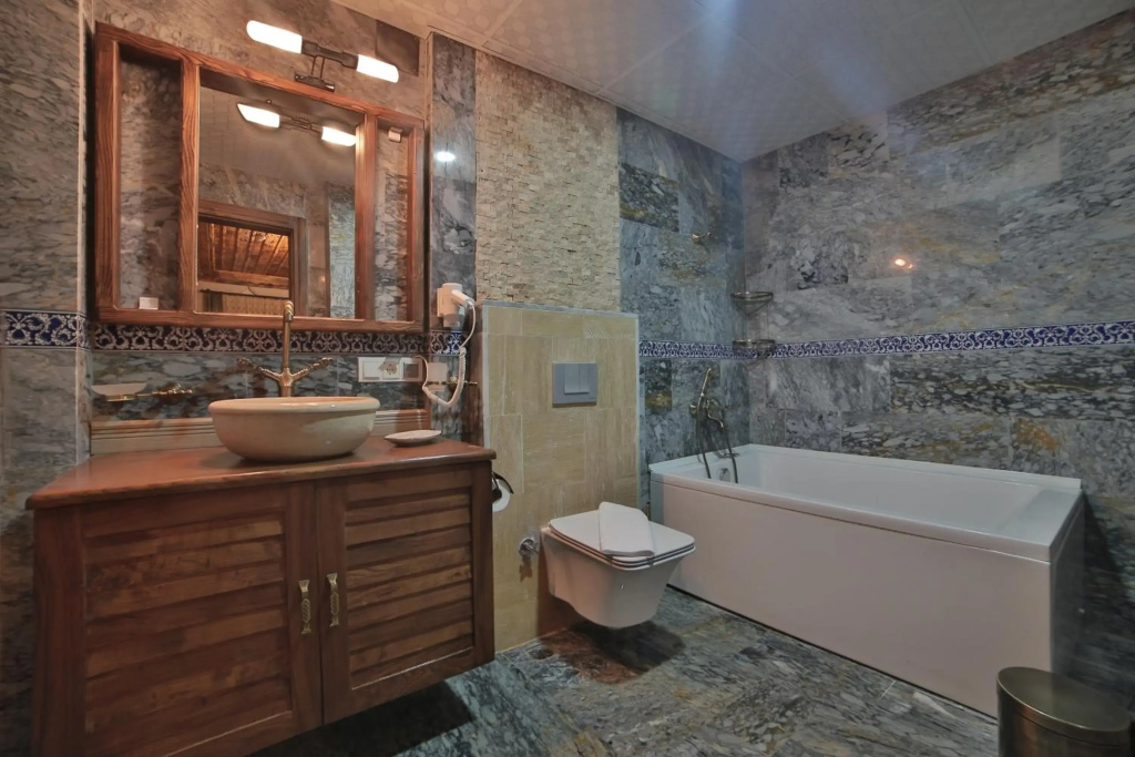 Caravanserai Inn Hotel
