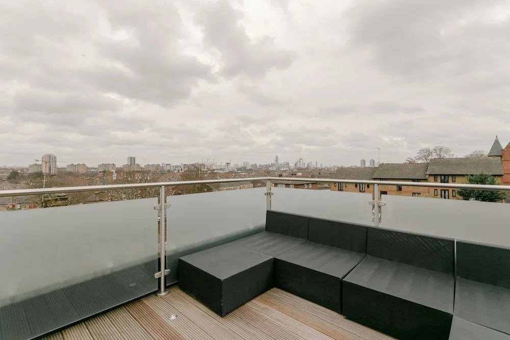 Spacious 2 Bedroom in Battersea