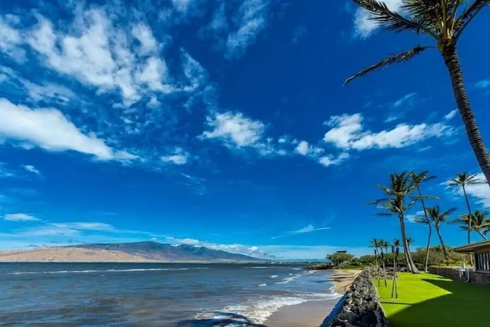 Menehune Shores #423 2 Bedroom Condo by RedAwning