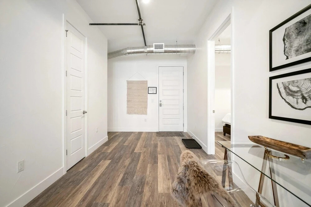 Rino Art Lofts - Urban Cowboy Loft with Skyline Views
