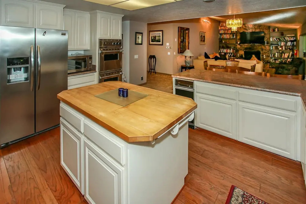 Lakeside Retreat-1830 by Big Bear Vacations